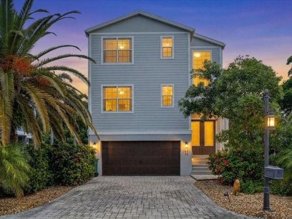 6330 LAGUNA DRIVE, LONGBOAT KEY, FL 34228