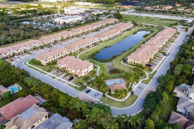 10199 Wellington Parc Drive, Wellington, FL 33449 Photo