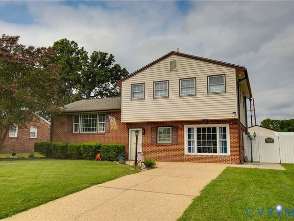 908 Yorkshire Road , Colonial Heights, VA 23834