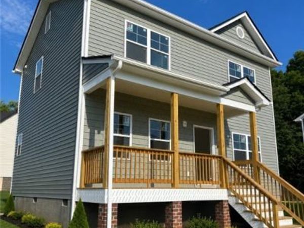 910 Diamond Street , Petersburg, VA 23803