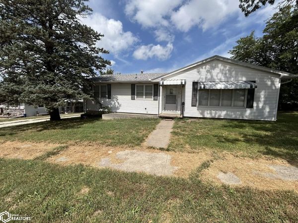 302 NW 7th Street, Leon, IA 50144