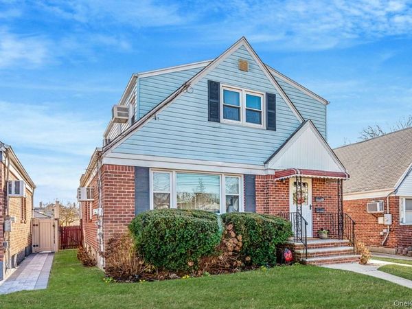 34 Meyer Avenue , Valley Stream, NY 11580