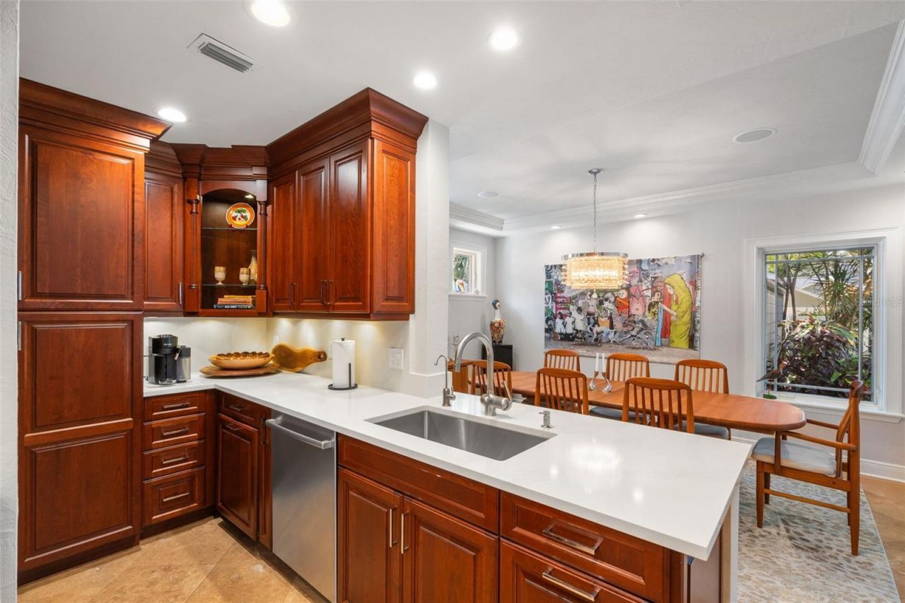 602 29th Avenue N, Saint Petersburg, FL 33704 Photo