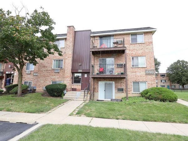 840 W College Boulevard , Unit 102, Addison, IL 60101