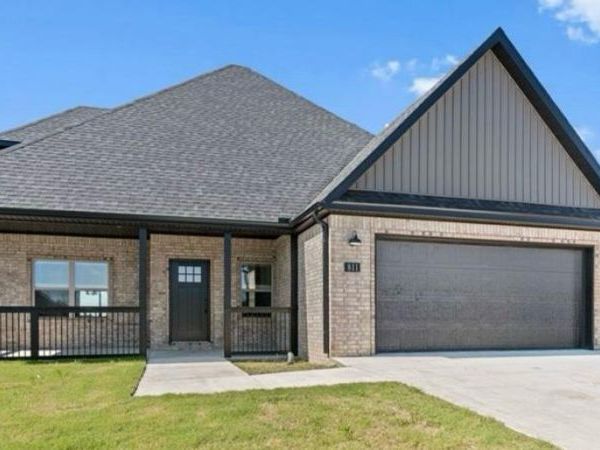 811 Ann Place, Centerton, AR 72719