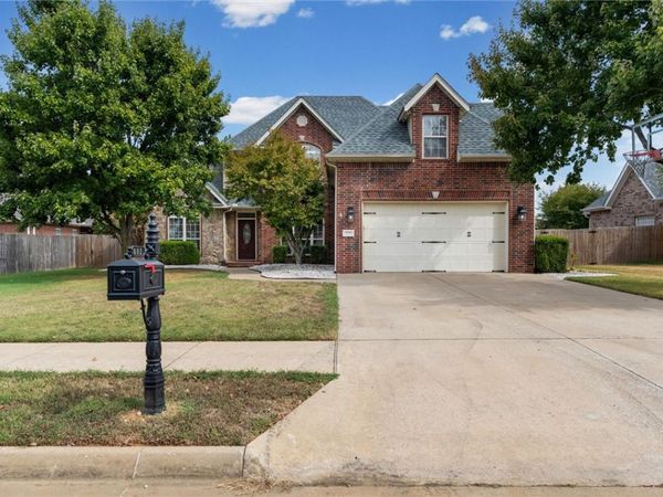 603 SE Jamaica Drive, Bentonville, AR 72712