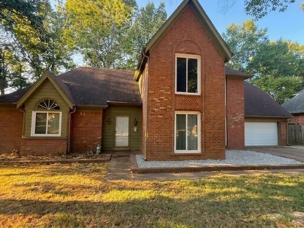 8957 HICKORY TRAIL DR, Memphis, TN 38018
