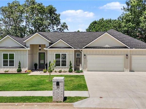 2055 Collins Drive , Pea Ridge, AR 72751