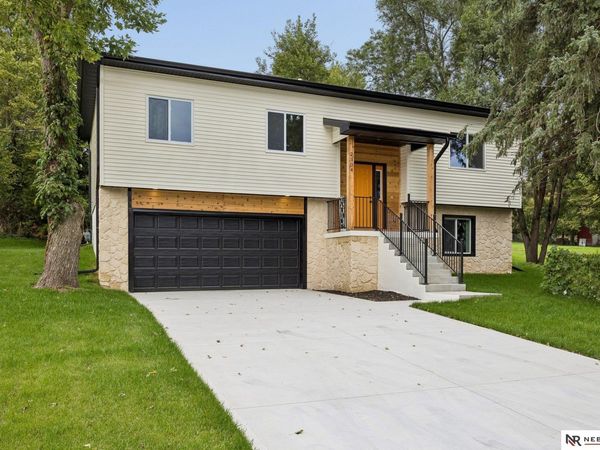 2304 S 7th Street, Omaha, NE 68108