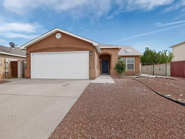 6808 Honeylocust Avenue NW, Albuquerque, NM 87121