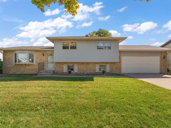 7465 Grant Street, Merrillville, IN 46410