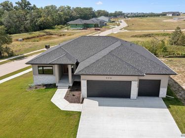 4706 N 215 Street, Elkhorn, NE 68022