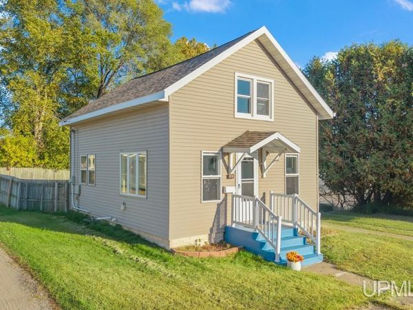 213 Pinehurst Street, Kingsford, MI 49802