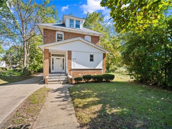 1413 East Avenue , Akron, OH 44307