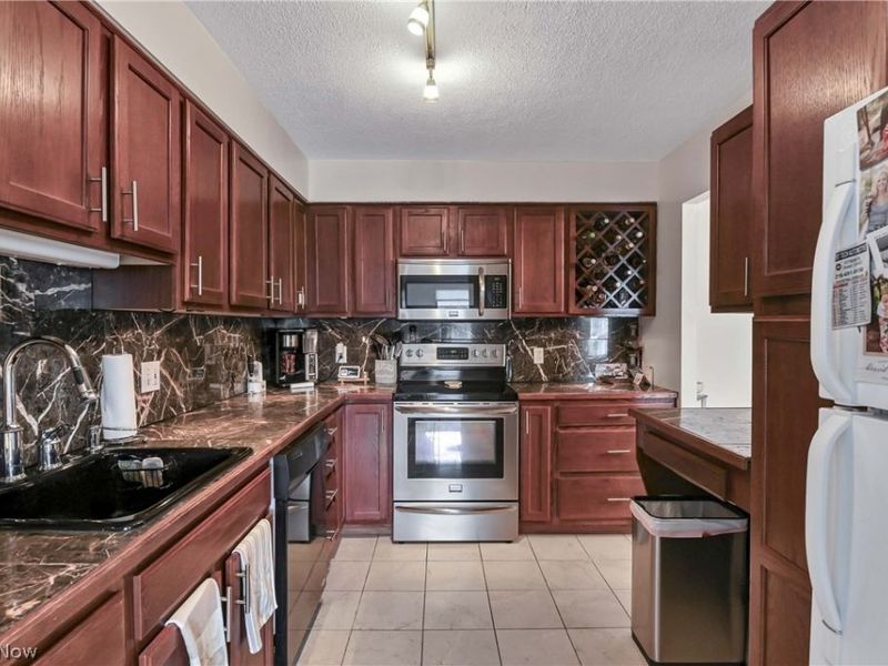 12500 Edgewater Drive, Unit 1603, Lakewood, OH 44107 Photo 11