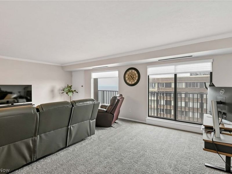 12500 Edgewater Drive, Unit 1603, Lakewood, OH 44107 Photo 9