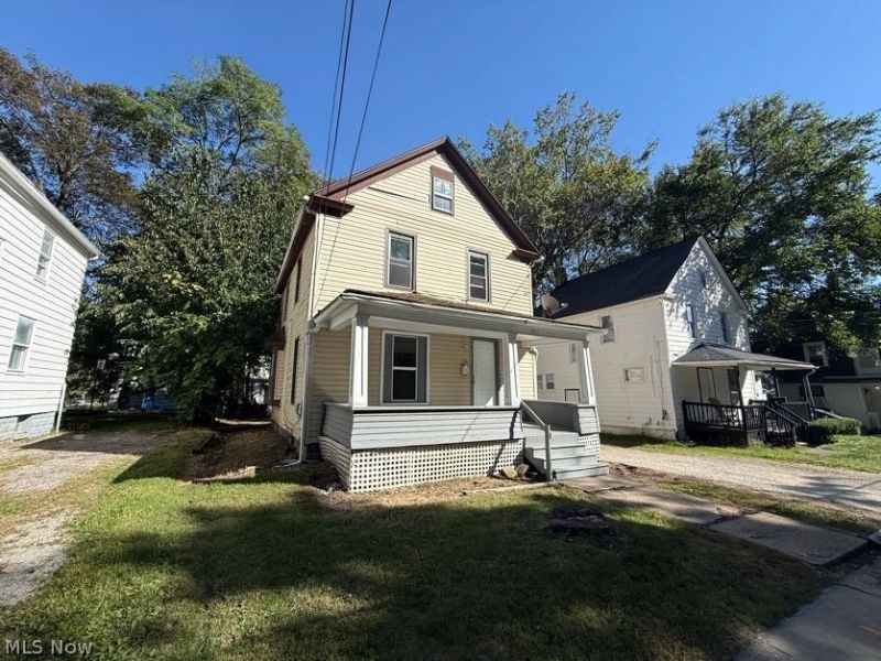 1017 La Croix Avenue, Akron, OH 44307 Photo 3