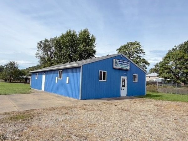 306 S Bridge Street , Newcomerstown, OH 43832