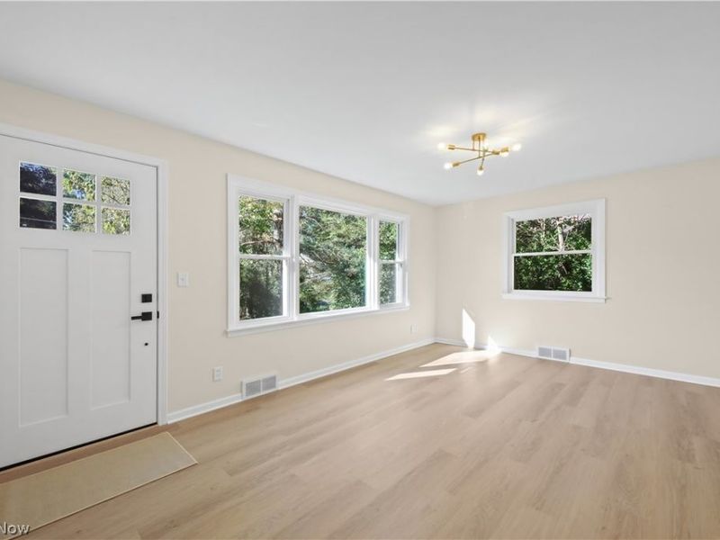 3411 Sweitzer Street NW, Uniontown, OH 44685 Photo 4