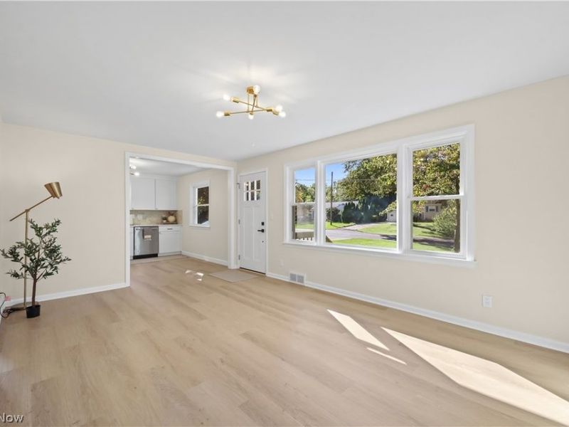 3411 Sweitzer Street NW, Uniontown, OH 44685 Photo 5