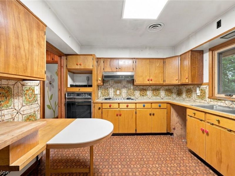 1365 Hillandale Drive, Bath, OH 44333 Photo 23