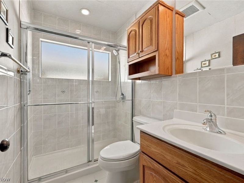 1578 Chelmsford Road, Mayfield Heights, OH 44124 Photo 14