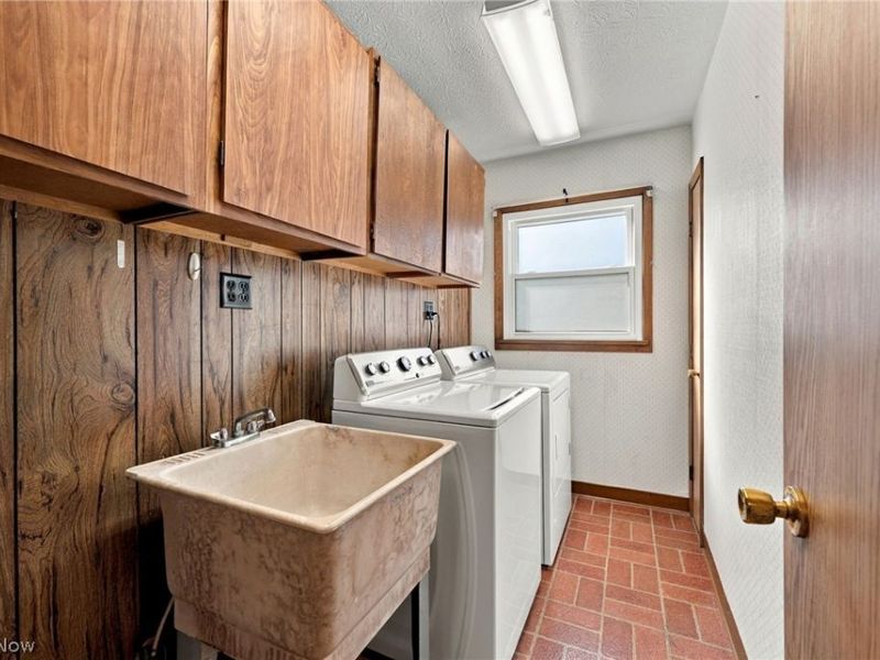 1578 Chelmsford Road, Mayfield Heights, OH 44124 Photo 19