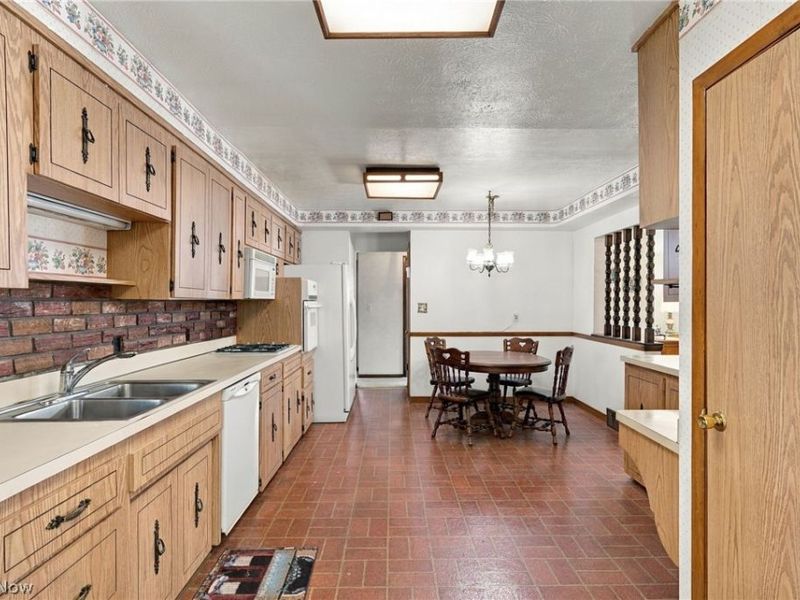 1578 Chelmsford Road, Mayfield Heights, OH 44124 Photo 8