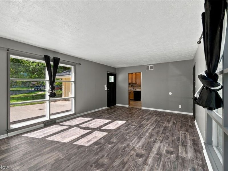 6410 Newland Drive, Parma Heights, OH 44130 Photo 13