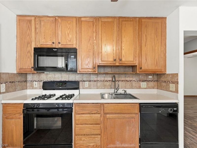 6410 Newland Drive, Parma Heights, OH 44130 Photo 17