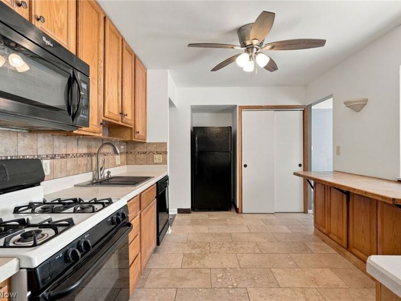 6410 Newland Drive, Parma Heights, OH 44130 Photo 18