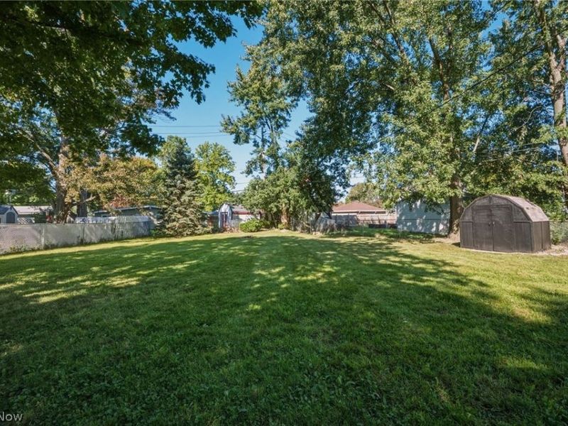 6410 Newland Drive, Parma Heights, OH 44130 Photo 9