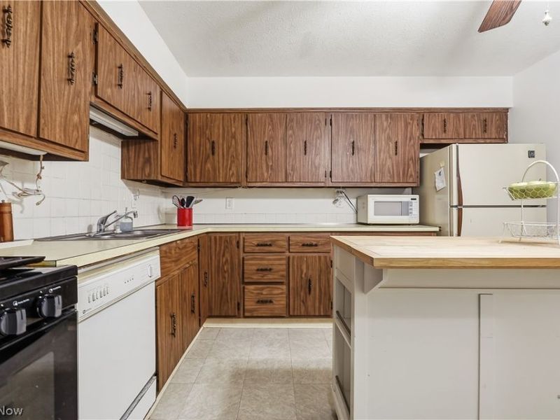 4187 Columbia Road, Unit 136, North Olmsted, OH 44070 Photo 12