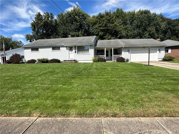 3260 S Wendover Circle , Youngstown, OH 44511