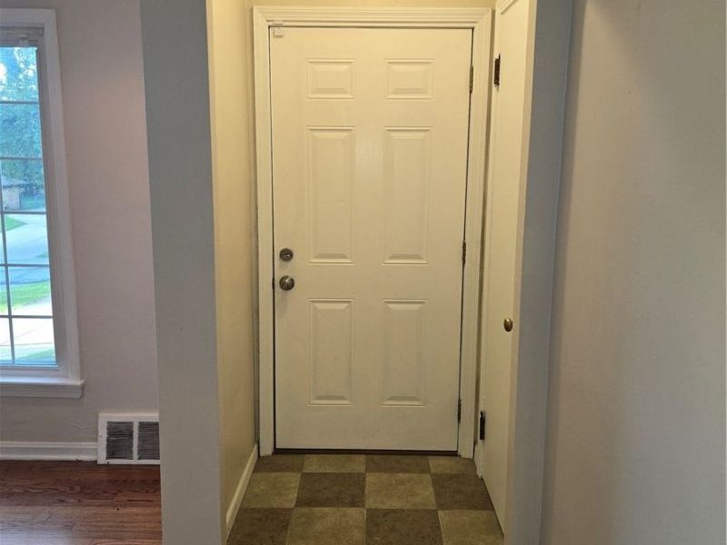 5785 Andover Boulevard, Garfield Heights, OH 44125 Photo 8