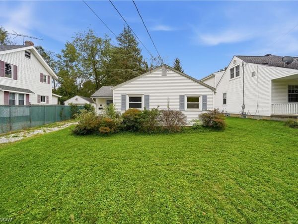 155 Hawk Avenue , Akron, OH 44312