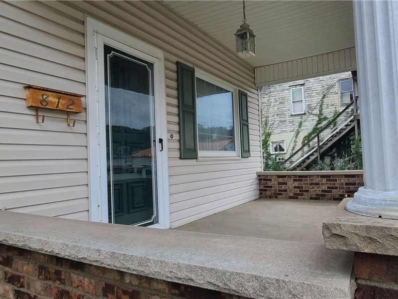 812 S Zane Highway, Martins Ferry, OH 43935 Photo 2
