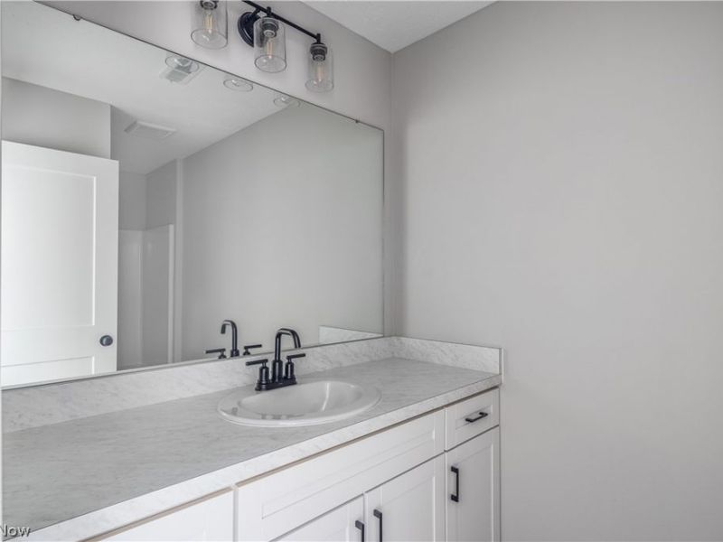 821 Colesbourne Circle, Green, OH 44685 Photo 16