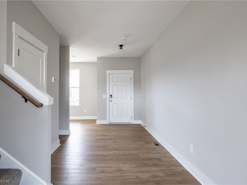 821 Colesbourne Circle, Green, OH 44685 Photo 4