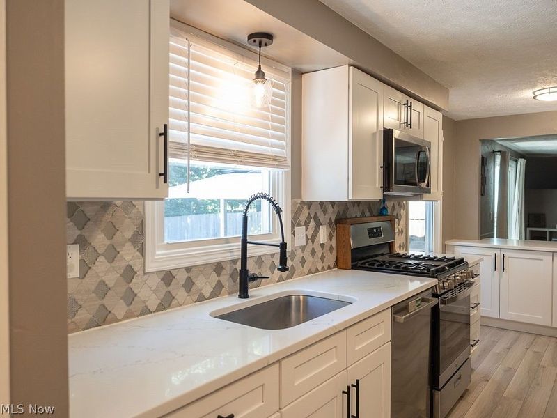 5812 Marine Parkway, Mentor on the Lake, OH 44060 Photo 12