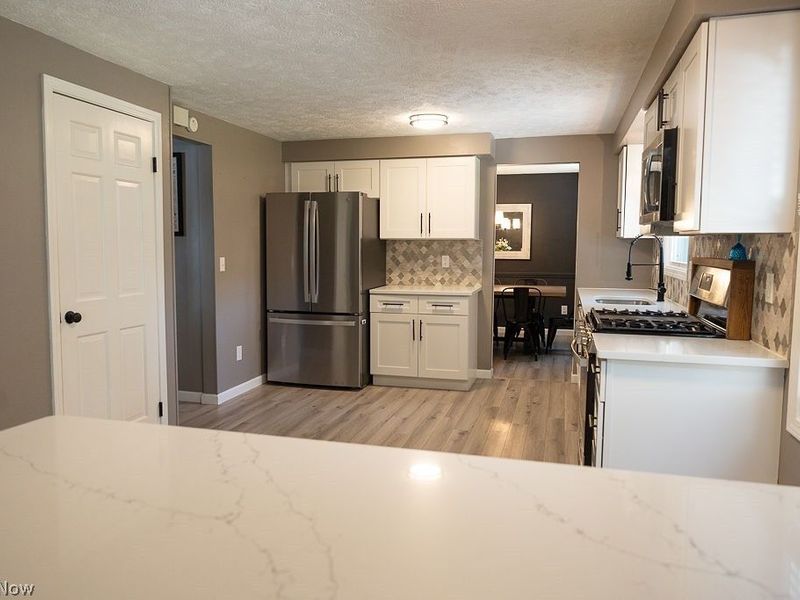 5812 Marine Parkway, Mentor on the Lake, OH 44060 Photo 14