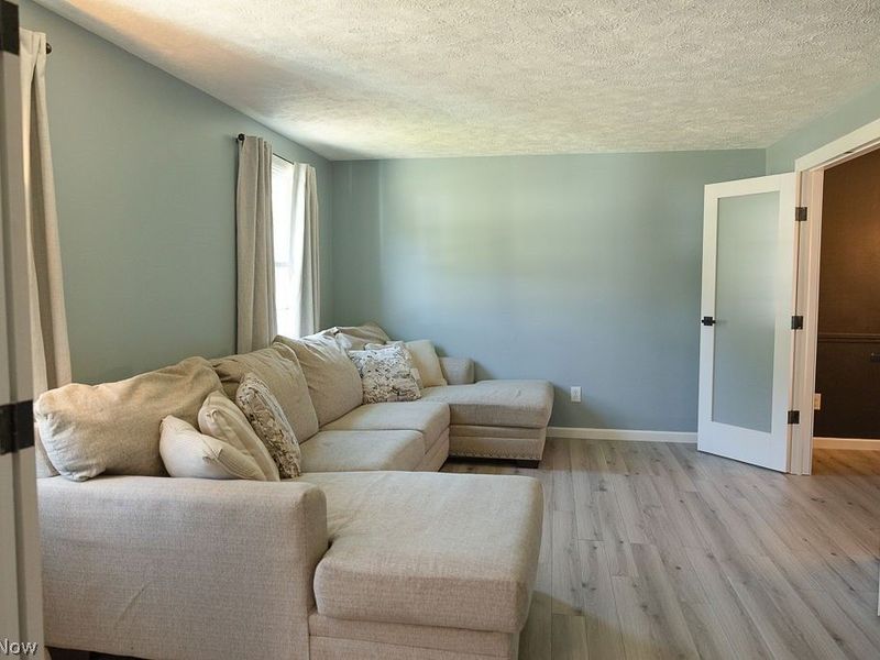 5812 Marine Parkway, Mentor on the Lake, OH 44060 Photo 5