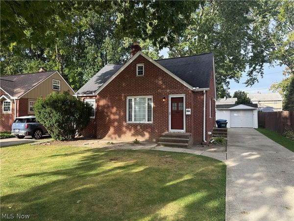 4588 W 227th Street , Fairview Park, OH 44126