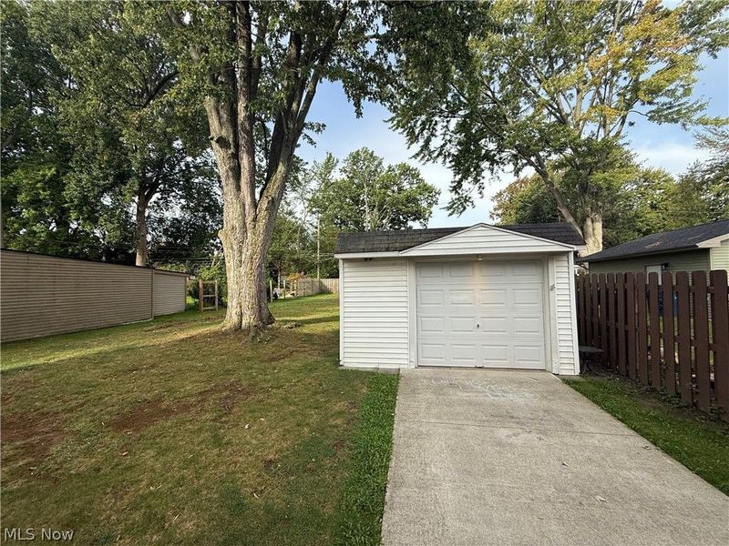 4588 W 227th Street, Fairview Park, OH 44126 Photo 5