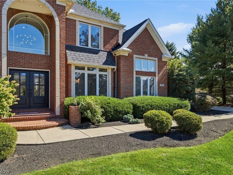 1351 Cobblestone Chase, Westlake, OH 44145 Photo 2