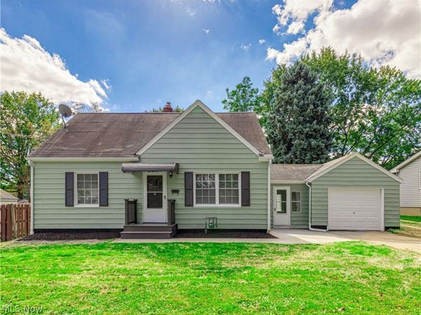 1064 Ray Street , Akron, OH 44306