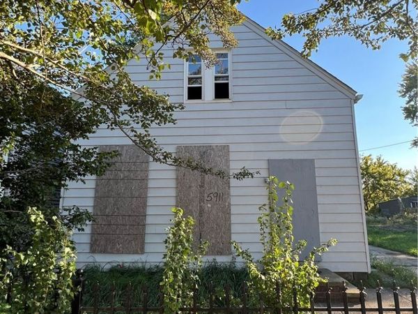 5911 Madison Avenue , Cleveland, OH 44102