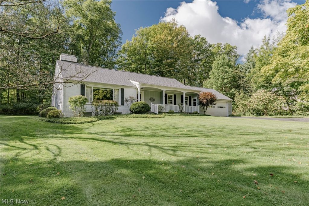 110 Meadow Lane, Solon, OH 44139 Main Photo