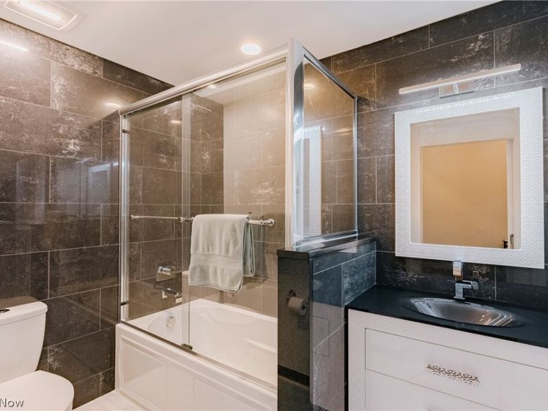 6889 Woodwalk Drive, Unit 46, Brecksville, OH 44141 Photo 31