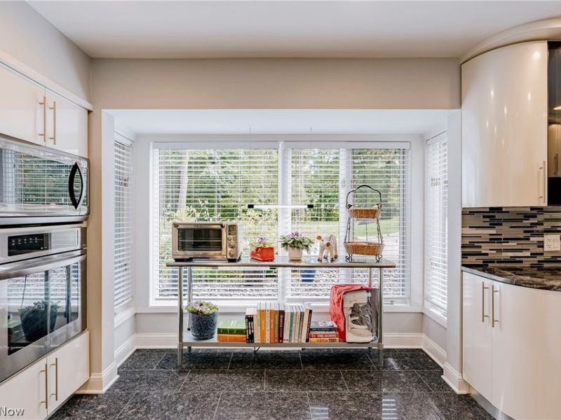 6889 Woodwalk Drive, Unit 46, Brecksville, OH 44141 Photo 5